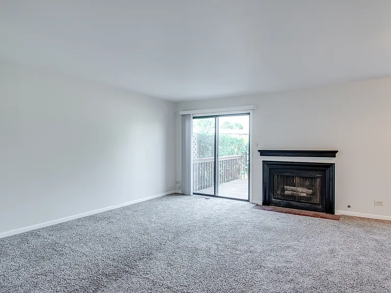 889 Heatherbrook Ct — Photo 11