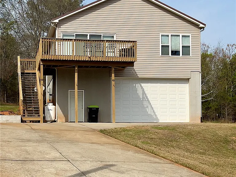 160 Hudgins Lake Rd — Photo 1