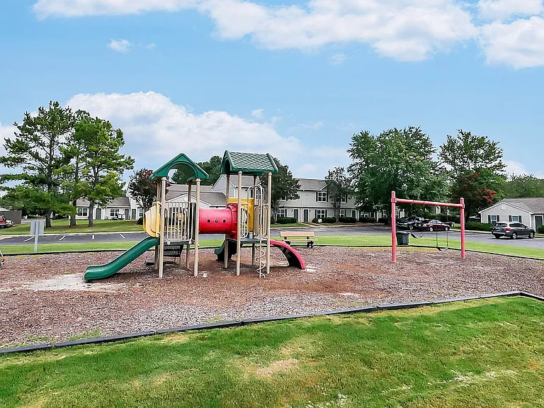Madison Pines — Photo 22
