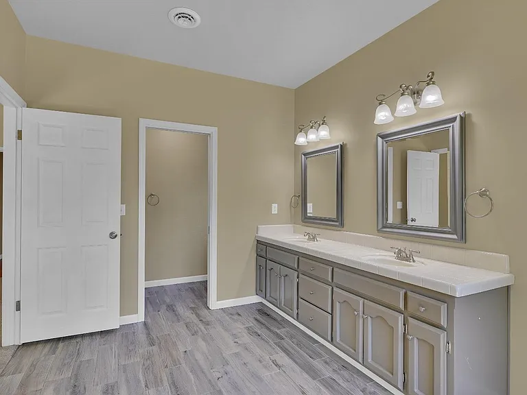 722 Mariner Loop — Photo 26