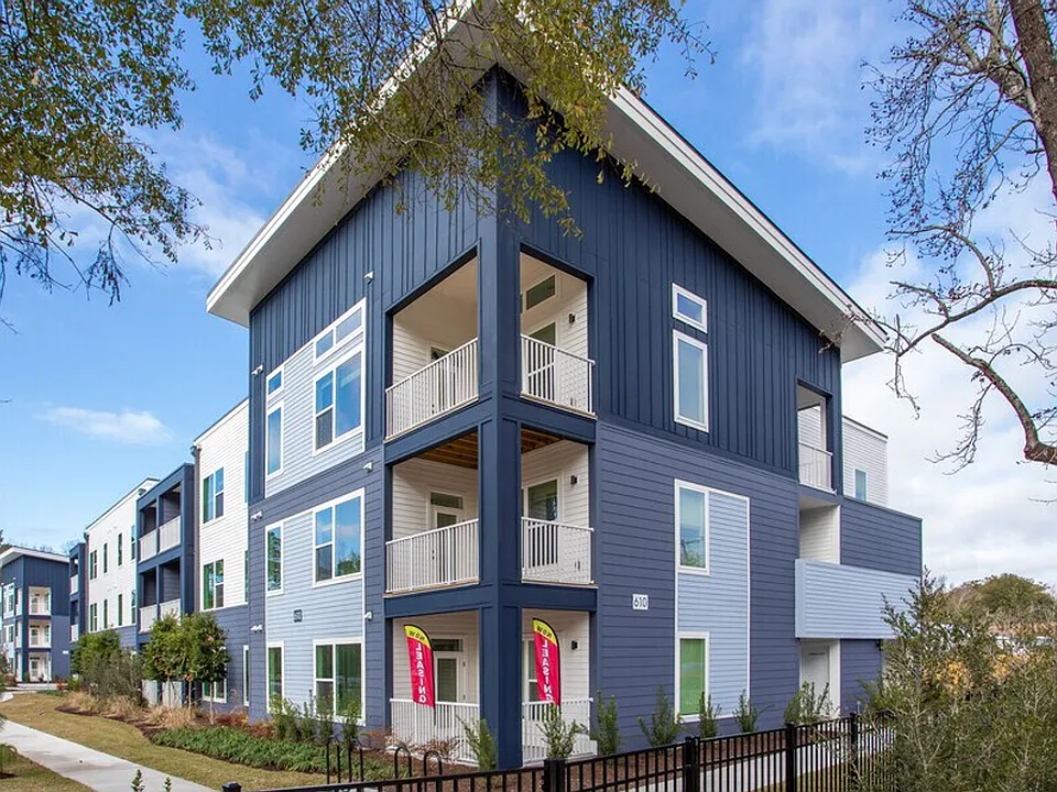 610 S Kerr Ave