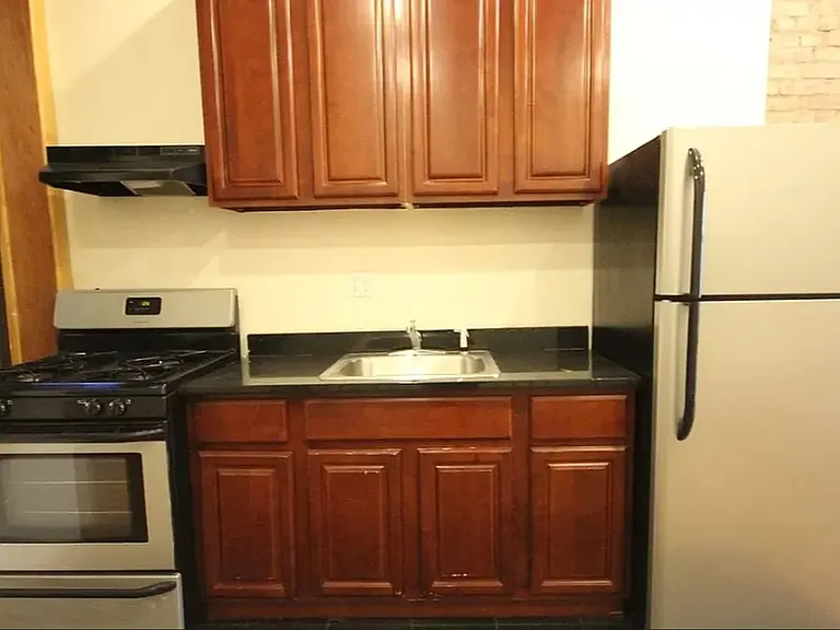 291 Cornelia St #1A — Photo 9