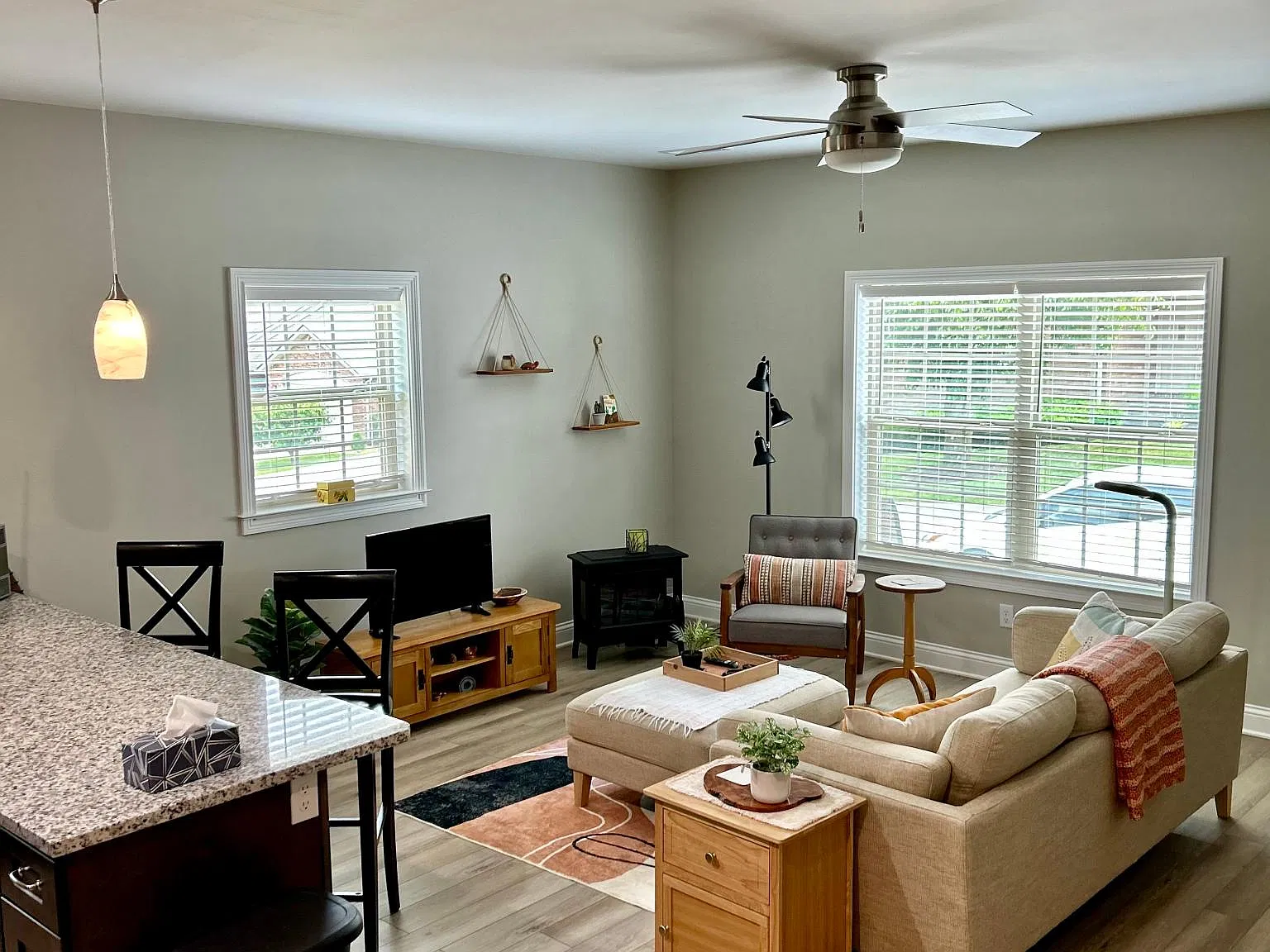 2 bed, 1000 sqft, $1,150 — Photo 4
