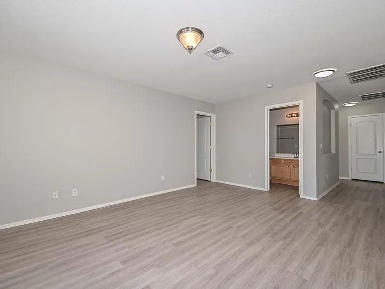 223 S 119th Dr — Photo 31