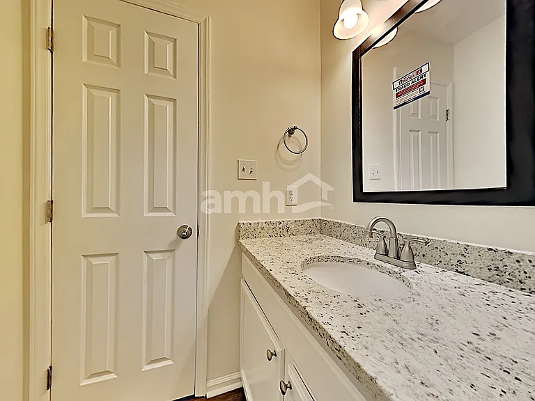8008 Willowglen Dr — Photo 17