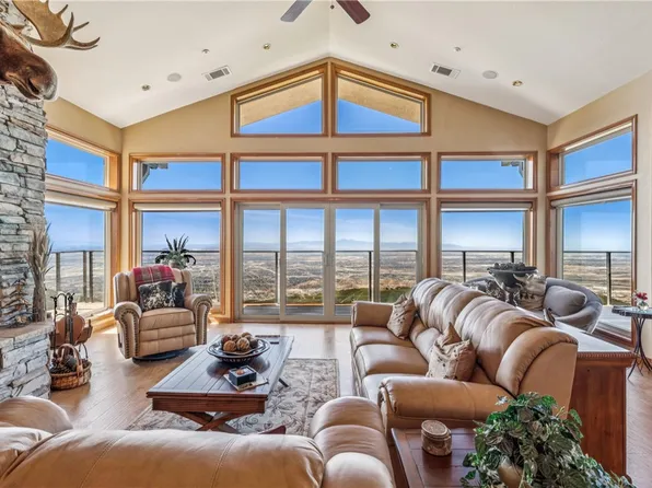 24143 Rockview Dr, Crestline, CA 92325