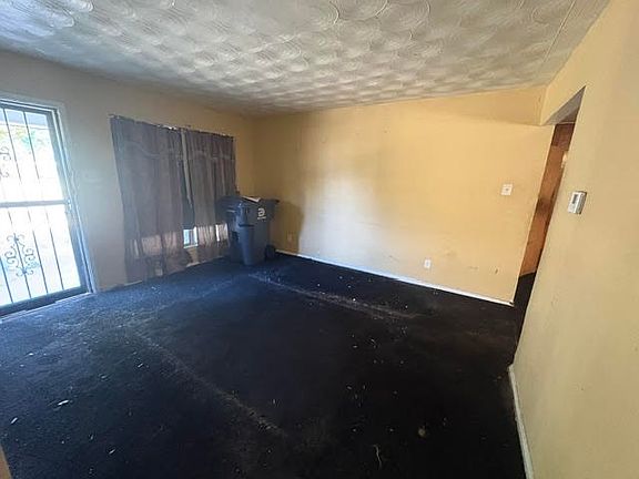 4th image of 4974 Dupont Dr