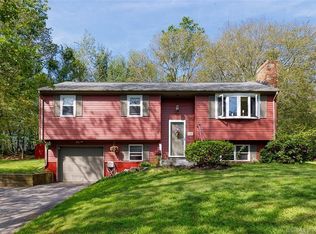 3 Patty Ln, Danielson, CT 06239