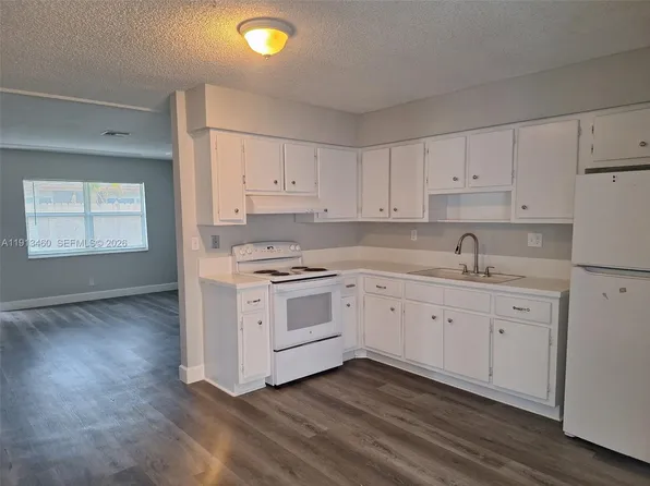 324 NE 44th St #324, Pompano Beach, FL 33064