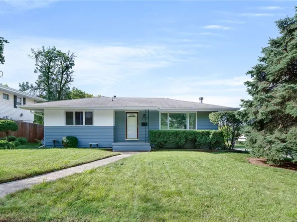 2401 Richmond Ave, Des Moines, IA 50317