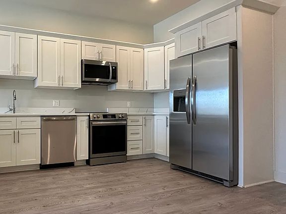 5th image of 386 Atwells Ave #1B