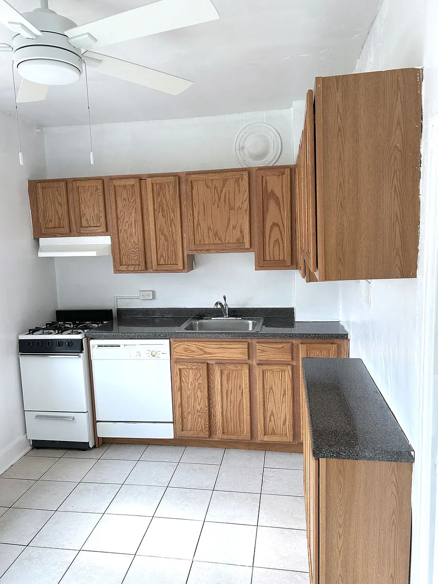 Building Photo - 5851 Morrowfield Ave #8