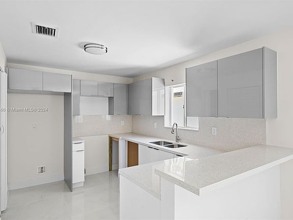 5th image of 933 NW 50th St