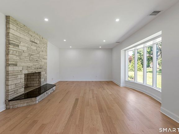 4th image of 61 Flagg Road