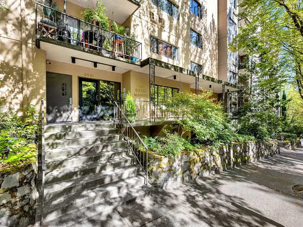 2021 SW Main St Unit 33, Portland, OR 97205
