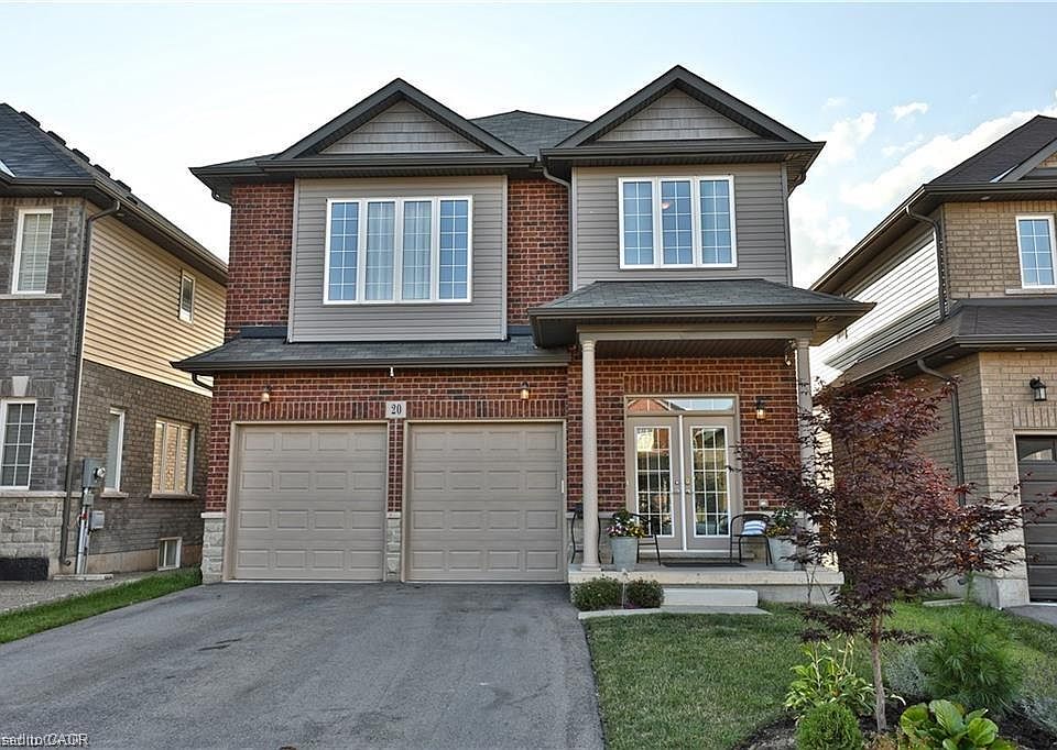 1st image of 20 Hidden Ridge Cres