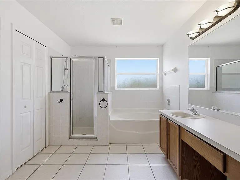 2631 Queen Alberta Dr — Photo 21