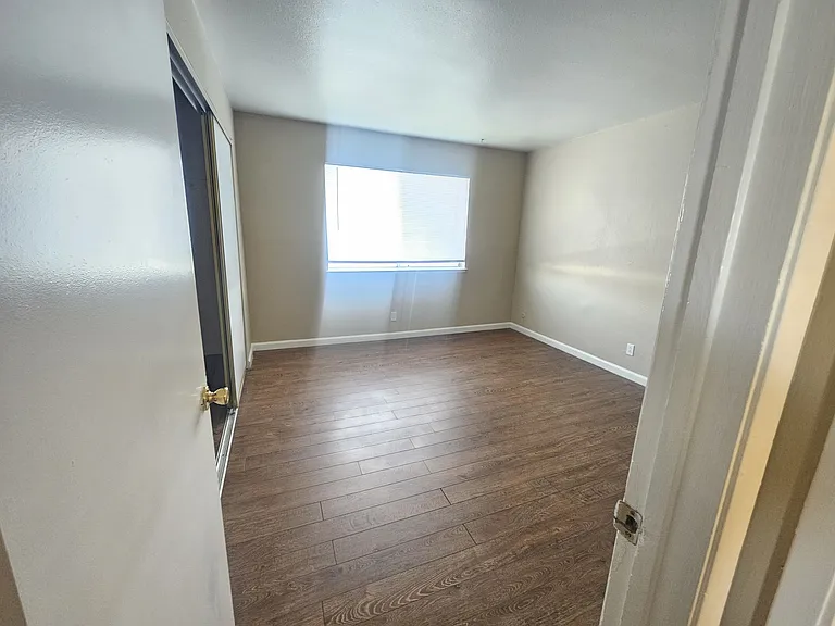3417 Fairview Dr — Photo 6