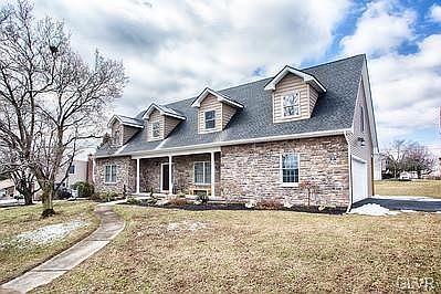 1st image of 329 Hillcrest Ave