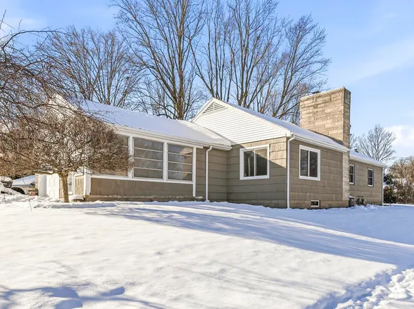 2903 Erskine Blvd, South Bend, IN 46614