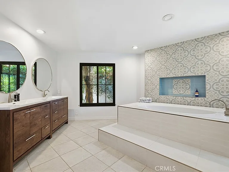 18000 Karen Dr — Photo 29