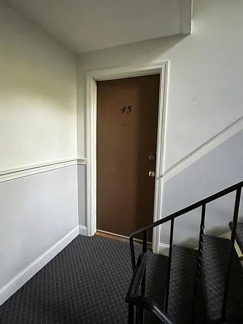 2 bed, 861 sqft, $2,100 — Photo 2