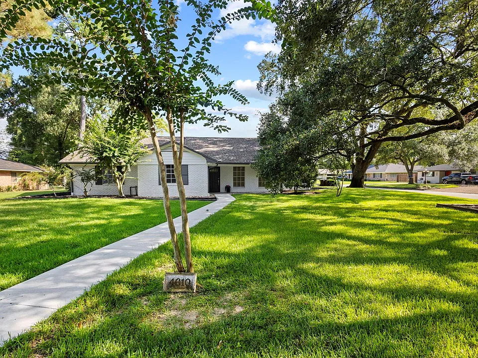 4610 Regina Ln