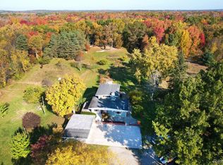 600 W Predmore Rd, Oakland, MI 48363