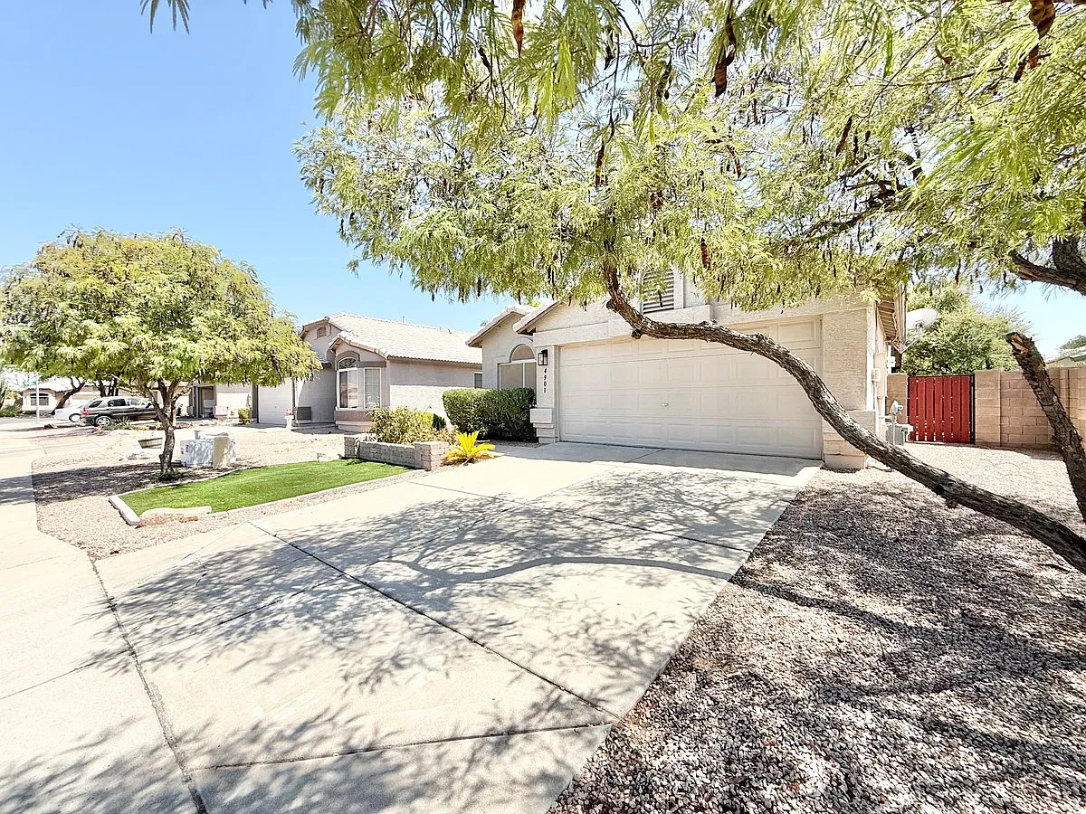 3 bed, 2.0 bath, 1523 sqft, $2,199 — Photo 3