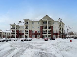80 Aspen Springs Dr #423, Clarington, ON L1C 0V4