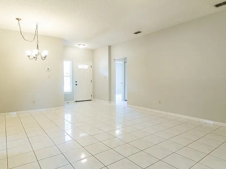 7930 Soft Pine Cir — Photo 4