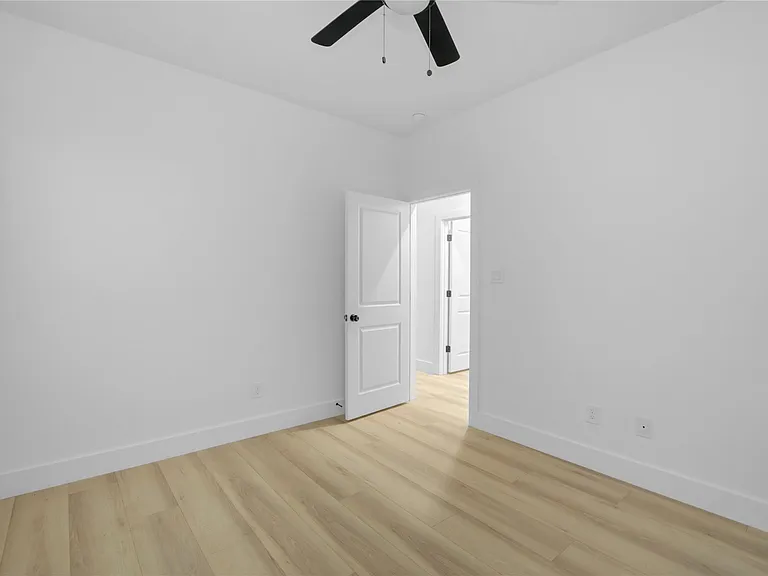 8410 Sunnyhill St — Photo 13