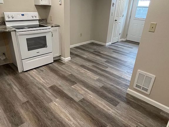 2nd image of 562 N 8th St #1/2