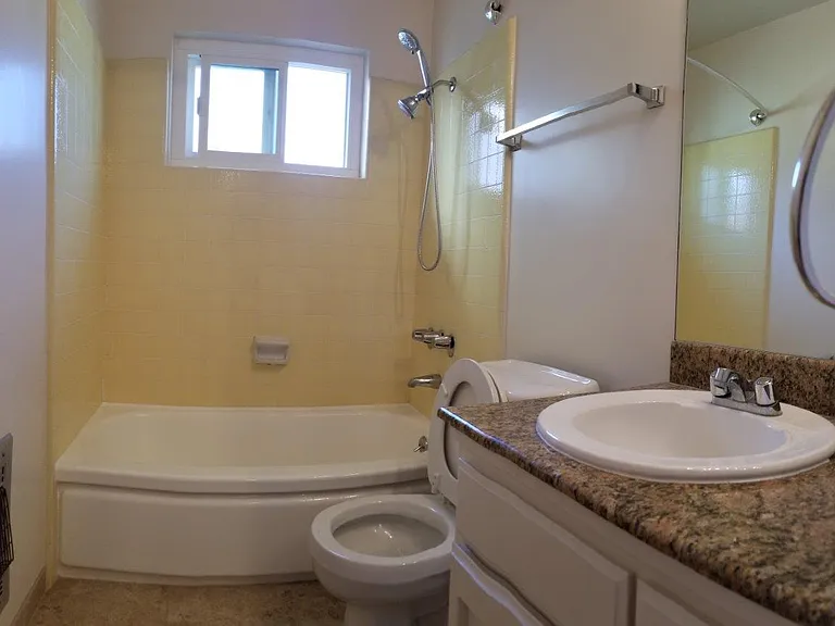 21015 Wood Ave #B — Photo 22