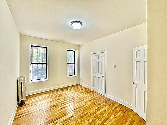 5th image of 633 Edgecombe Ave #D1