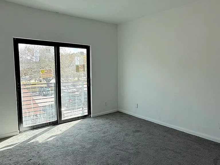 2511 Pierce St — Photo 5