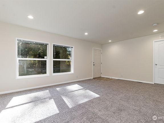 4th image of 13930 169th Avenue SE