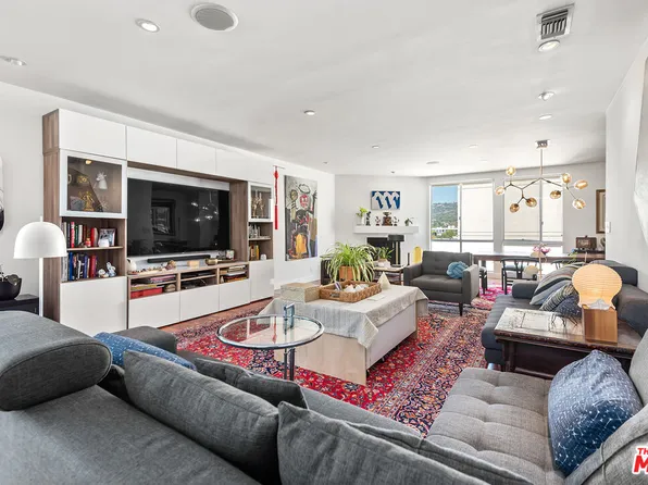 321 N Oakhurst Dr APT 704, Beverly Hills, CA 90210