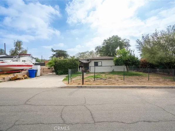 6705 Valaria Dr, Highland, CA 92346