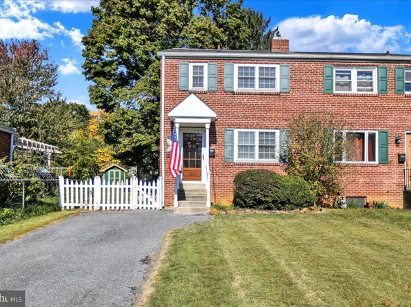 1017 Homeland Dr, Lancaster, PA 17601