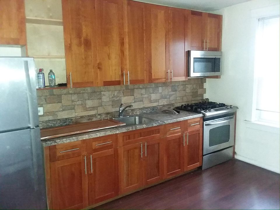 2nd image of 507 S 16 1/2 St