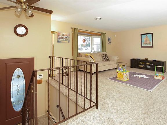 5th image of 4 Twin Wells Ct
