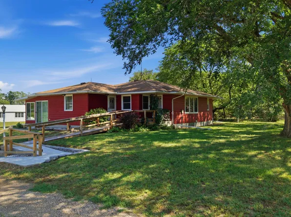 41606 307th St, Tyndall, SD 57066