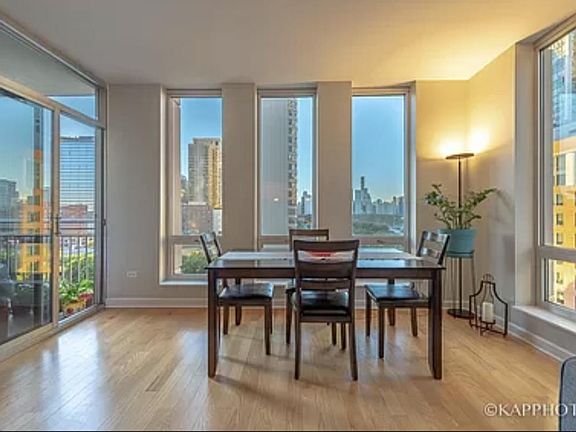 3rd image of 1250 S Michigan Ave APT 801