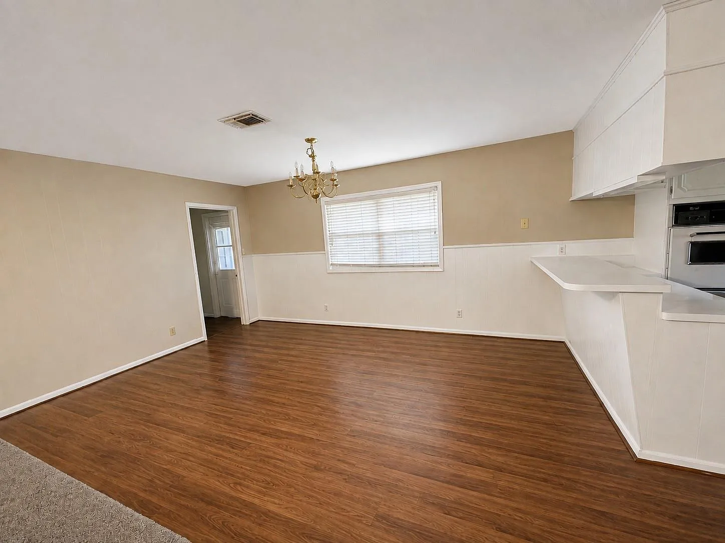 3 bed, 2.0 bath, 2360 sqft, $2,500 — Photo 4