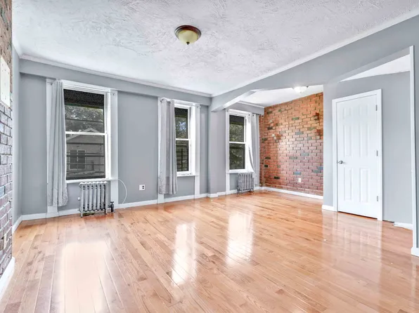 610 Ashford Street image 21 of 32