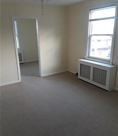 3rd image of 181 Grand St #2
