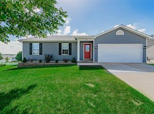 216 Whitetail Crossing Dr, Troy, MO 63379