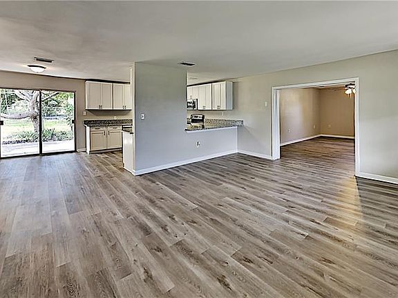 2nd image of 839 Blackwood Dr