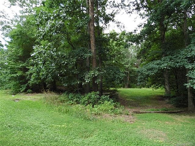 1st image of 535 Lake Cir
